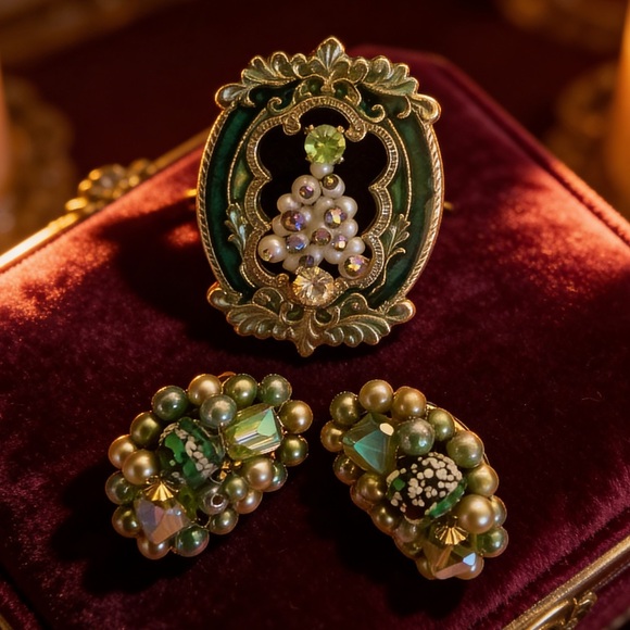 Jewelry - Vintage Brooch & Clip on Earring Set